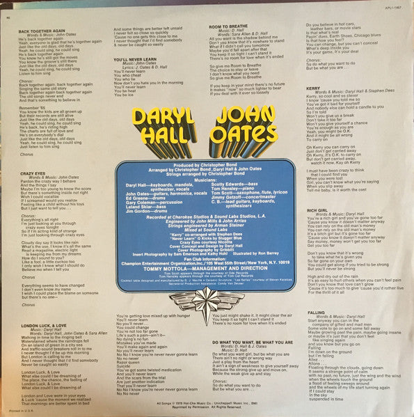 Daryl Hall & John Oates – Bigger Than Both Of Us